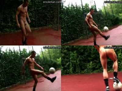 naked footballer playing