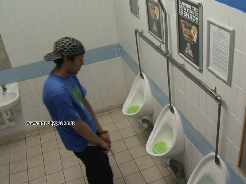 guy pissing